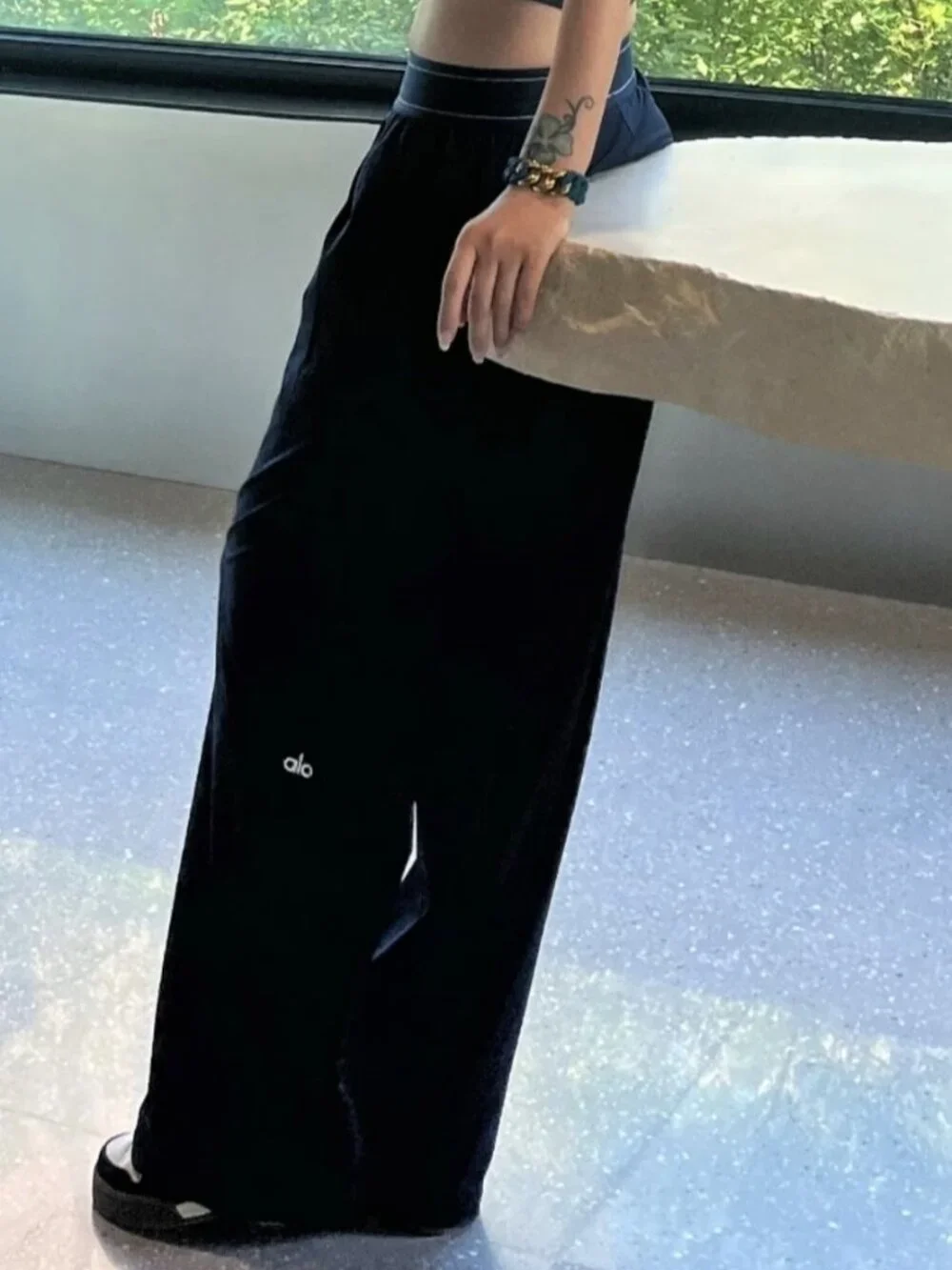 NWT Alo Yoga XS Suit Up Trouser Black💕Relaxed Straight Leg Pants 30